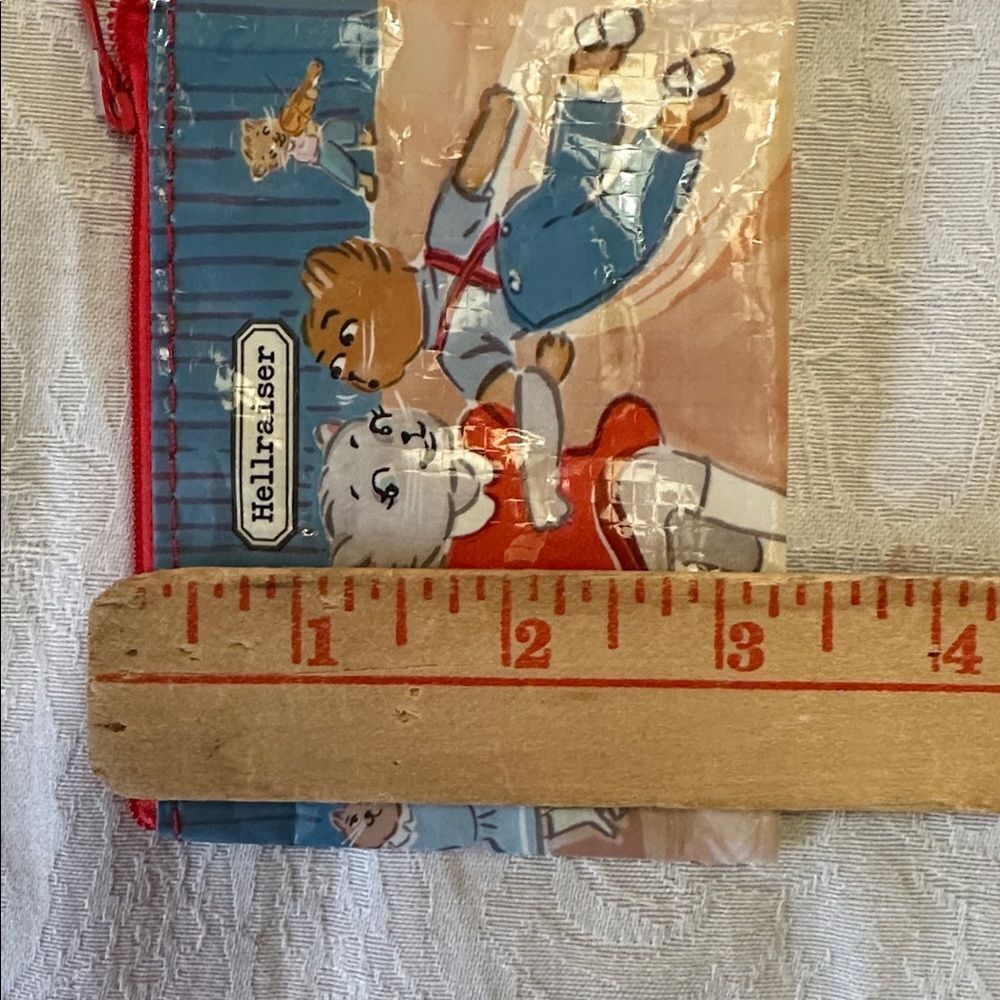 Blue Q Recycled Plastic Zipper Coin Purse Hellraiser - Picture 6 of 7